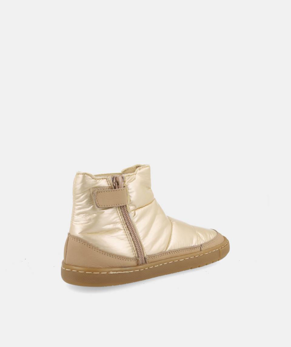 Blanditos - Botas Manila Arena