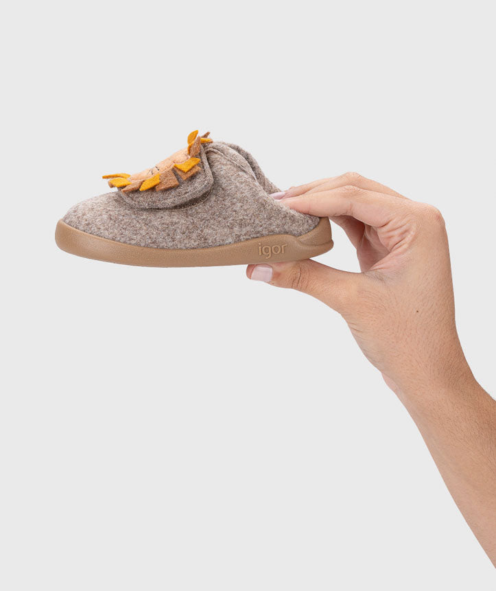 Igor - Pantufas Homie Leão Taupe